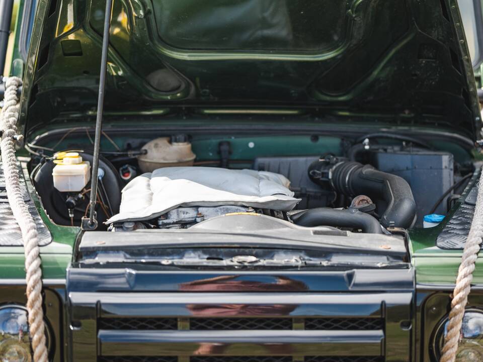Immagine 5/50 di Land Rover Defender 110 (2005)