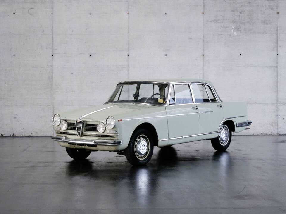 Image 1/48 of Alfa Romeo 2600 Berlina (1962)