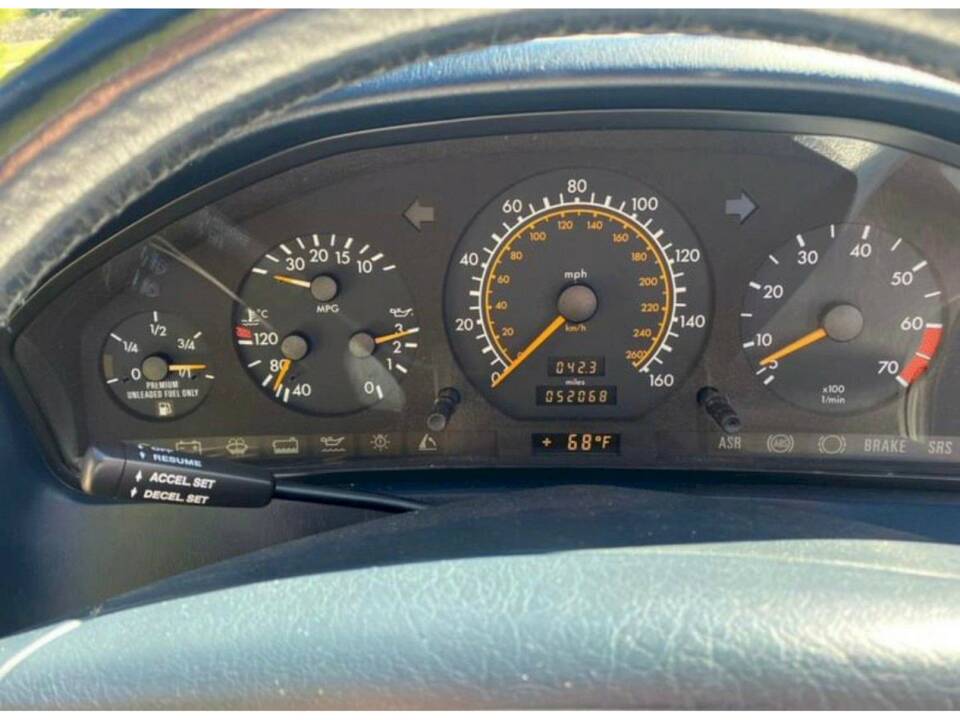 Image 26/36 of Mercedes-Benz 500 SL (1992)