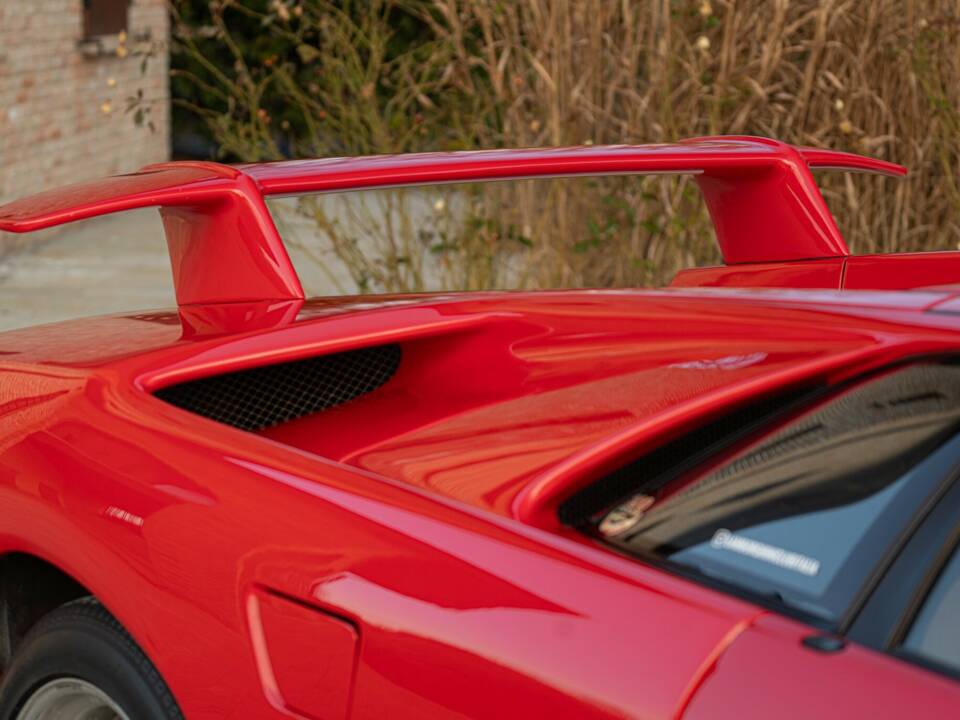 Image 20/50 of Lamborghini Diablo VT (1993)