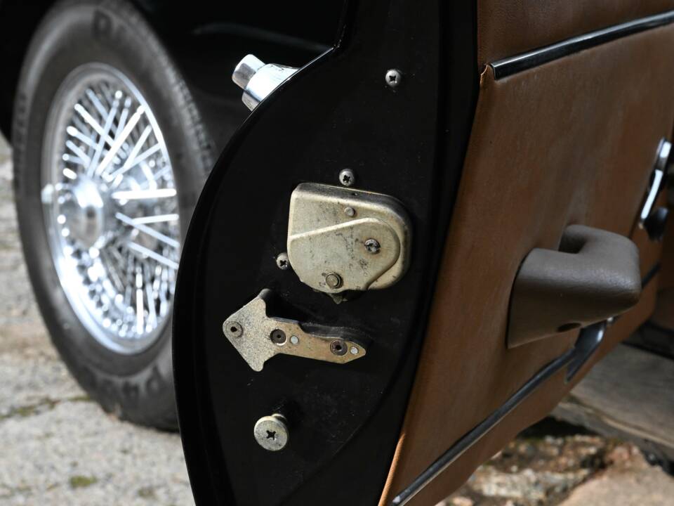 Bild 16/50 von Jaguar E-Type V12 (1974)