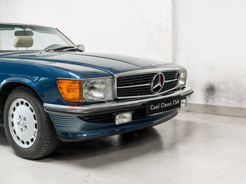 Image 27/40 of Mercedes-Benz 300 SL (1987)