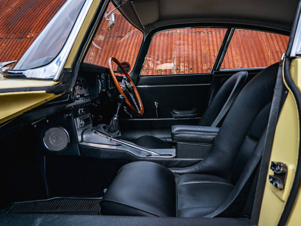 Image 31/38 of Jaguar Type E 3.8 (1963)