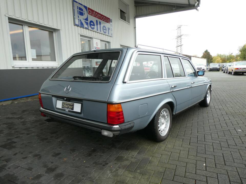 Image 4/21 of Mercedes-Benz 280 TE (1984)