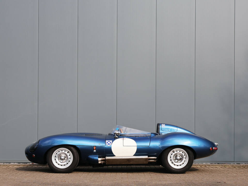 Image 30/60 of Jaguar D-Type (1967)