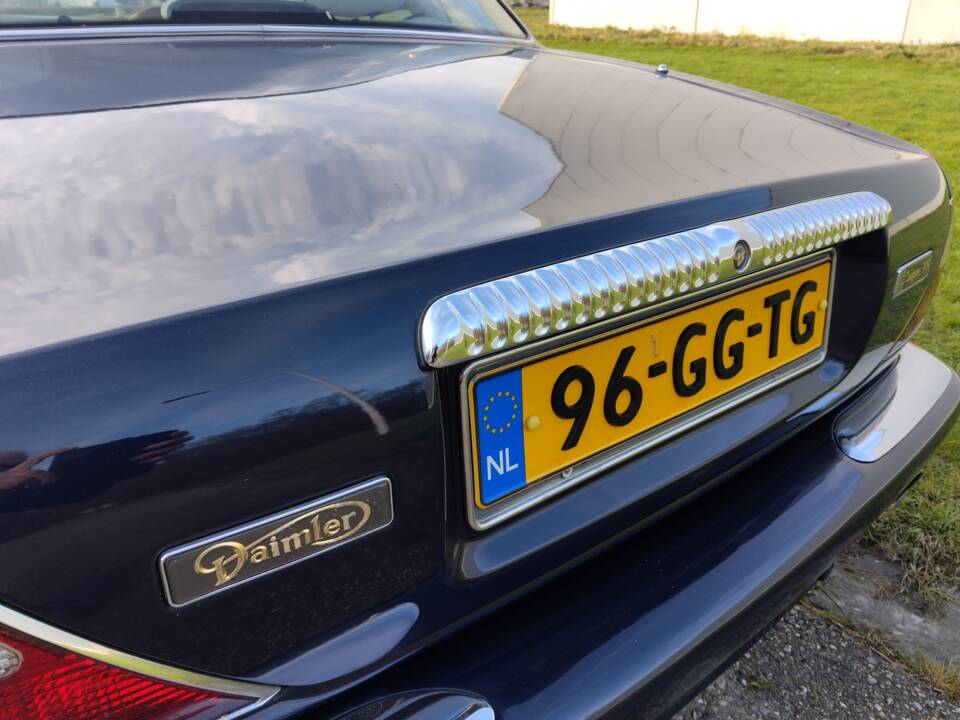 Image 25/71 of Daimler Super V8 (2000)