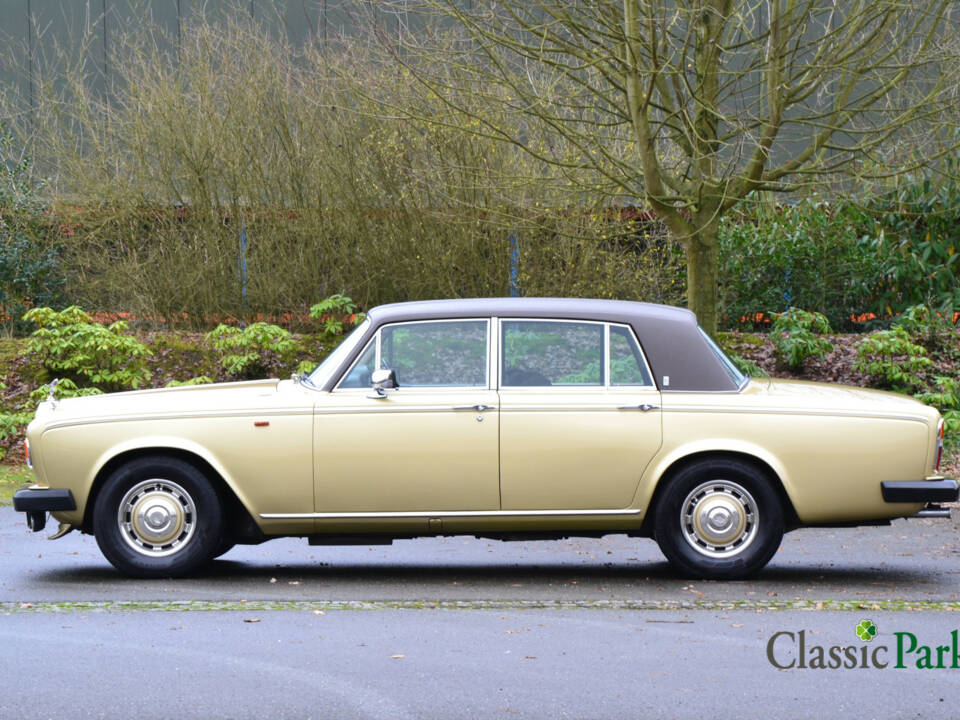 Imagen 2/50 de Rolls-Royce Silver Shadow II (1978)