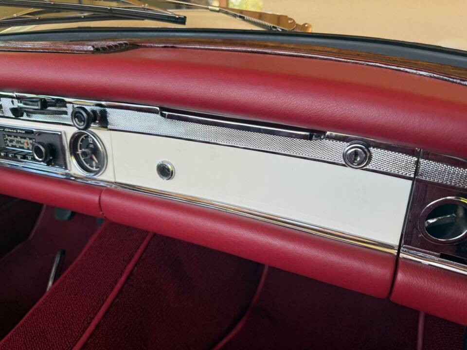 Image 11/11 of Mercedes-Benz 280 SL (1971)