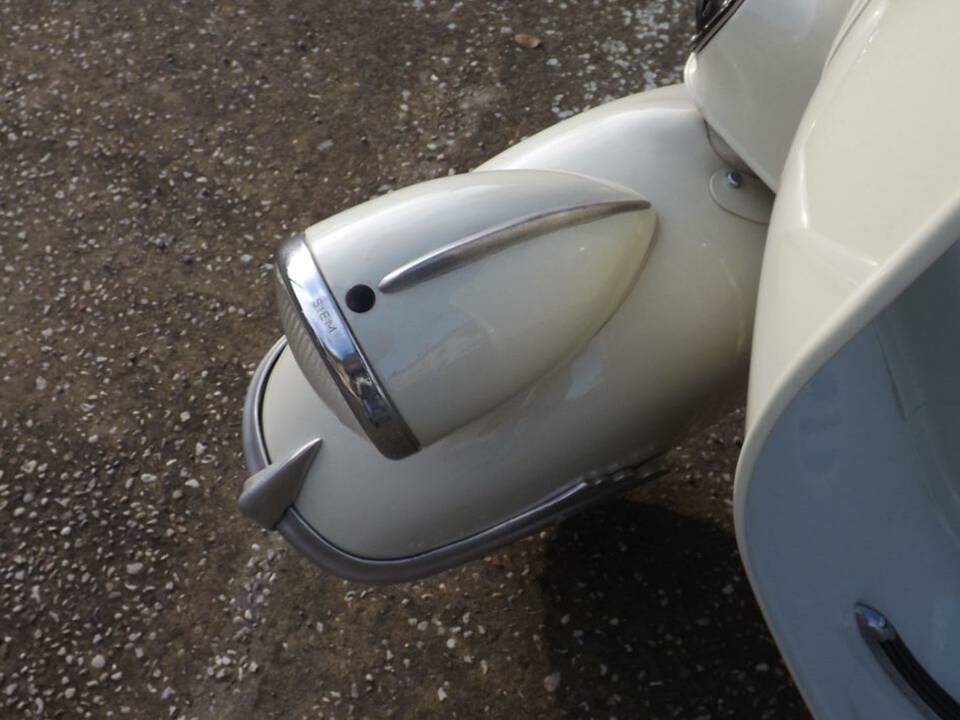 Immagine 25/38 di Piaggio Vespa 125 (1957)