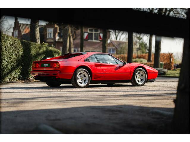 Image 4/39 of Ferrari 208 GTB Turbo (1987)