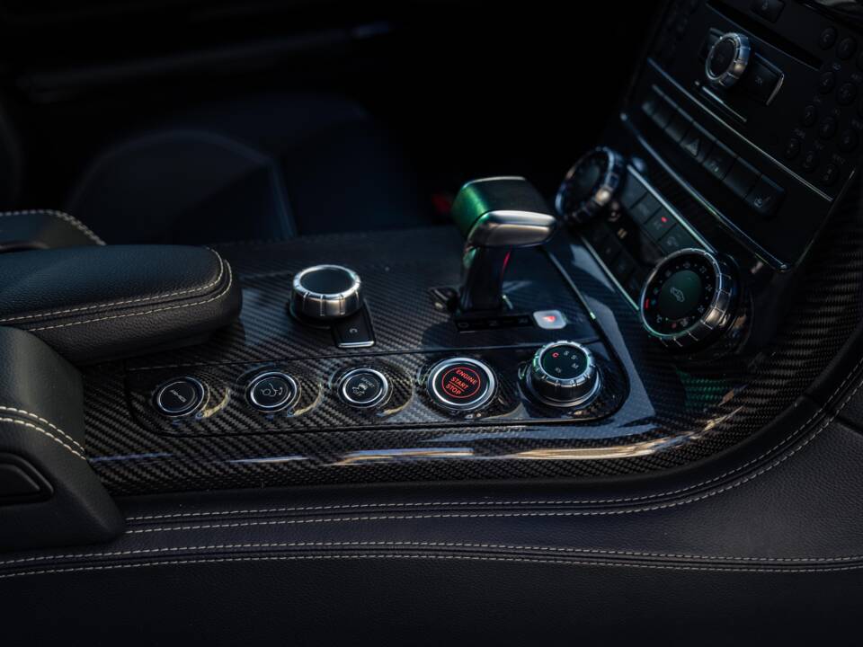 Bild 34/38 von Mercedes-Benz SLS AMG (2011)