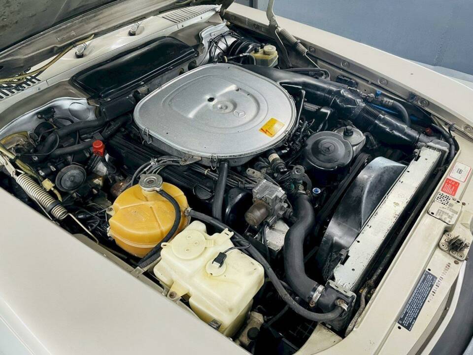 Bild 27/36 von Mercedes-Benz 560 SL (1989)