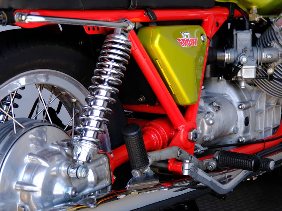 Immagine 76/80 di Moto Guzzi V7 Sport (1972)