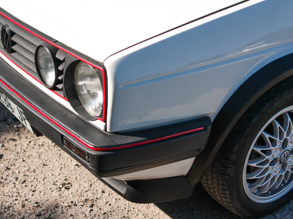 Bild 16/58 von Volkswagen Golf II GTi 1.8 (1988)