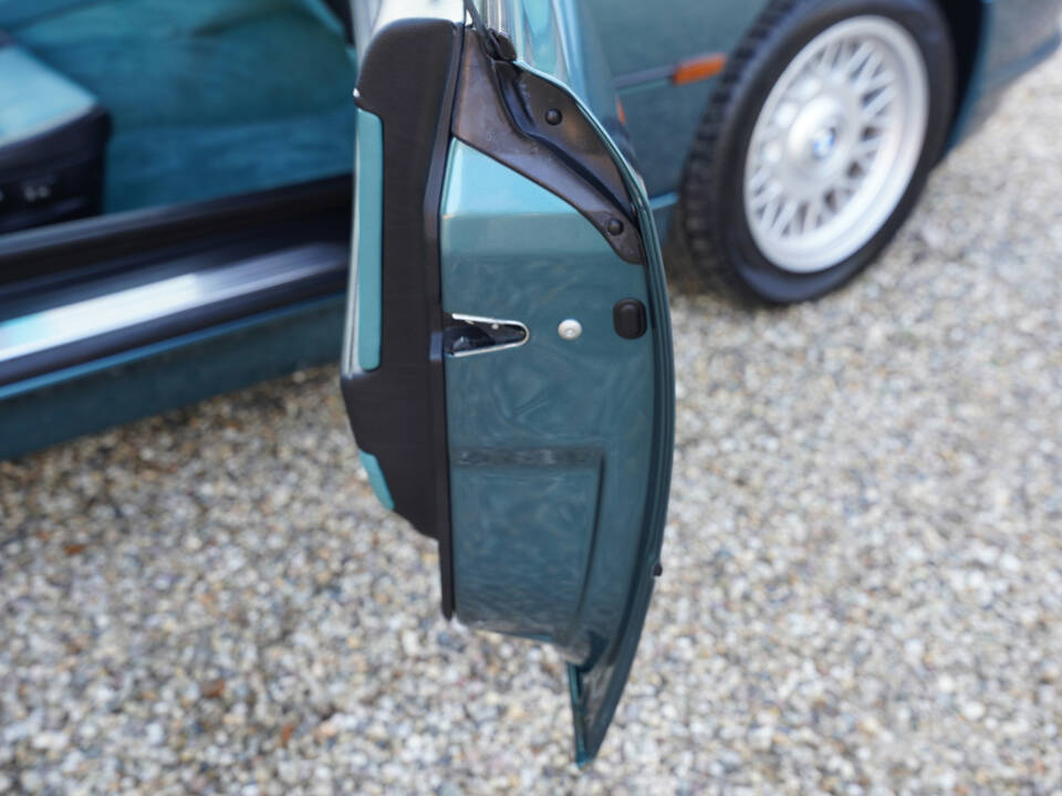 Image 46/50 of BMW 850Ci (1994)