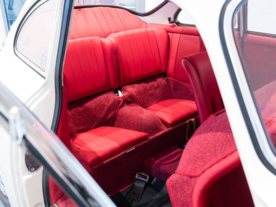 Image 30/42 of Porsche 356 C Carrera 2/2000 GS (1963)