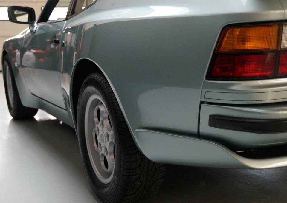 Image 36/50 de Porsche 944 Turbo (1986)