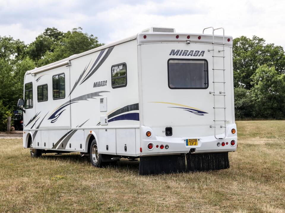Immagine 3/28 di Coachmen Mirada 350 DS (2008)