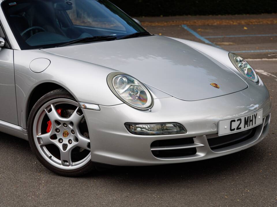 Bild 10/50 von Porsche 911 Carrera (2004)