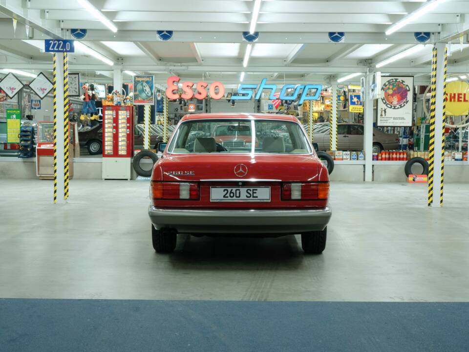 Bild 49/50 von Mercedes-Benz 260 SE (1986)