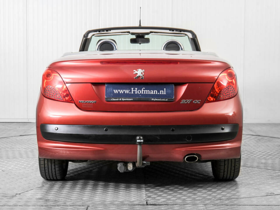 Imagen 13/50 de Peugeot 207 CC 1.6 VTi (2008)