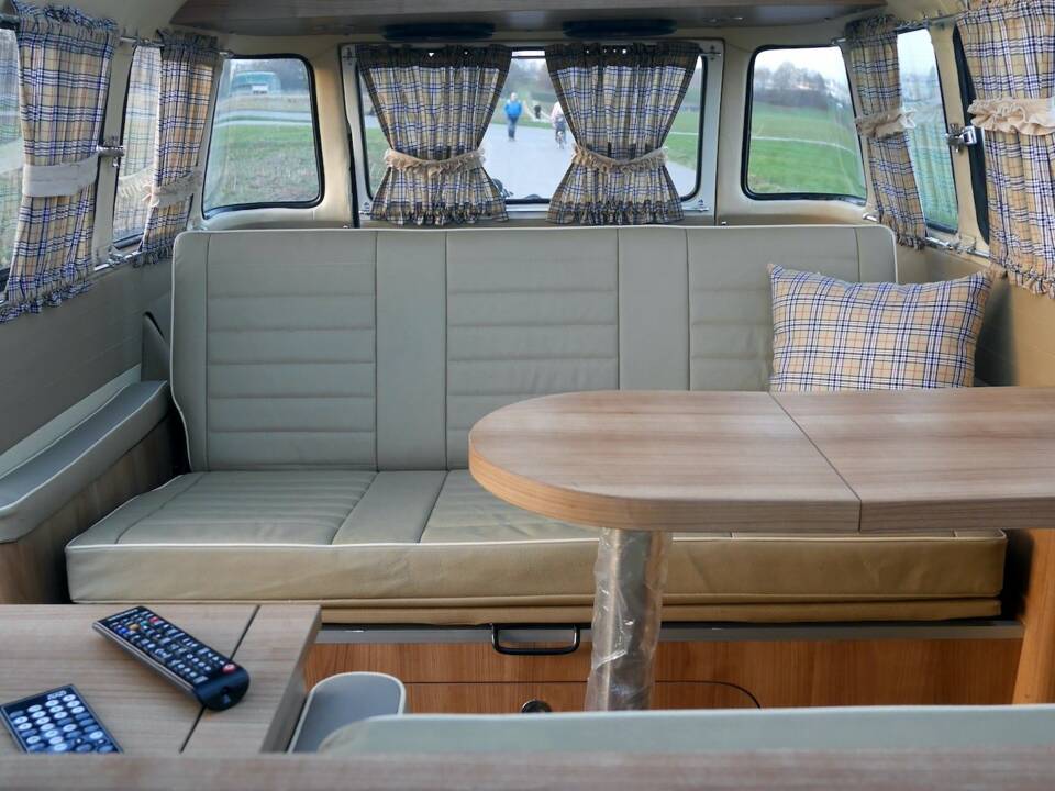 Image 23/30 of Volkswagen T1 Samba 1.2 (1961)