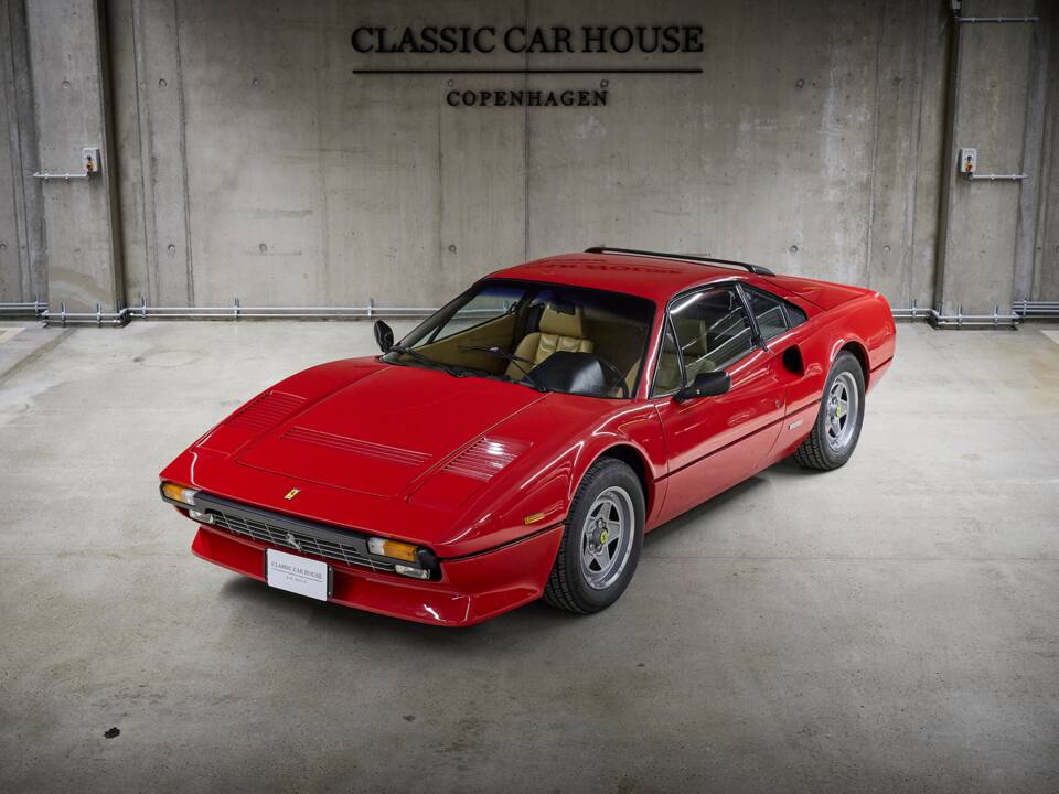 Image 2/97 of Ferrari 308 GTB Quattrovalvole (1983)