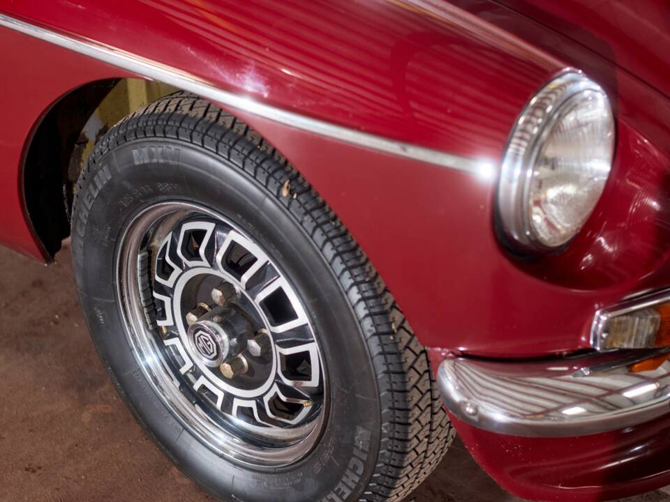 Immagine 18/29 di MG MGB GT V8 (1974)