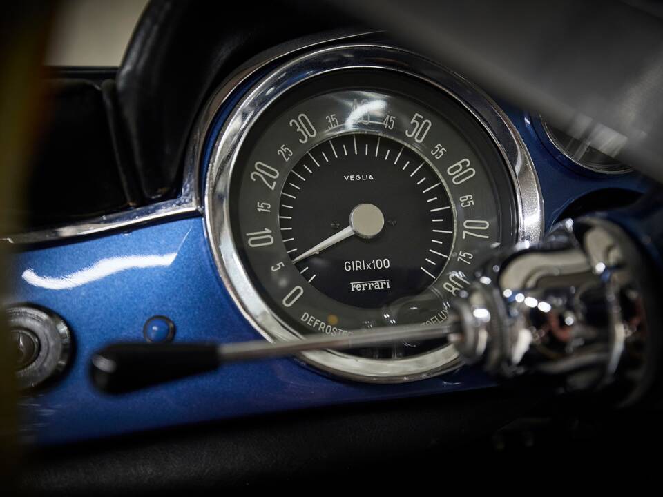 Imagen 63/100 de Ferrari 250 GT 2+2 (1963)