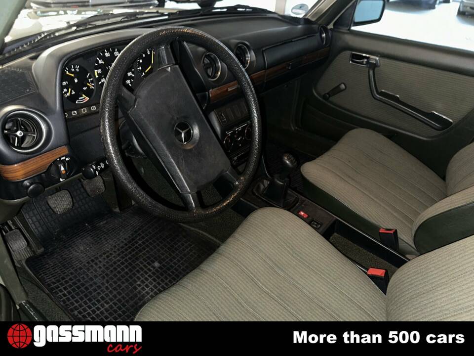 Bild 7/15 von Mercedes-Benz 200 (1983)