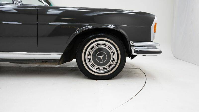 Bild 10/15 von Mercedes-Benz 280 SE 3,5 (1970)