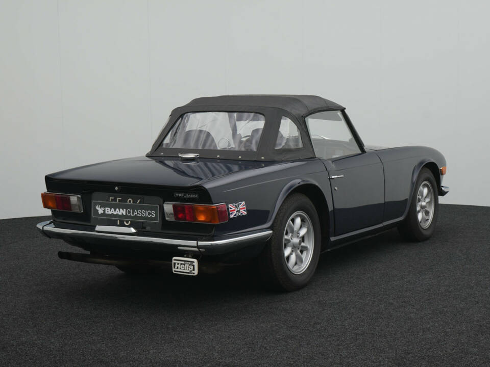 Image 5/33 of Triumph TR 6 (1969)
