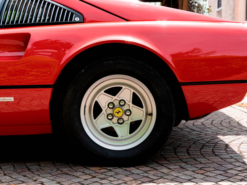 Image 9/46 of Ferrari 308 GTSi (1982)