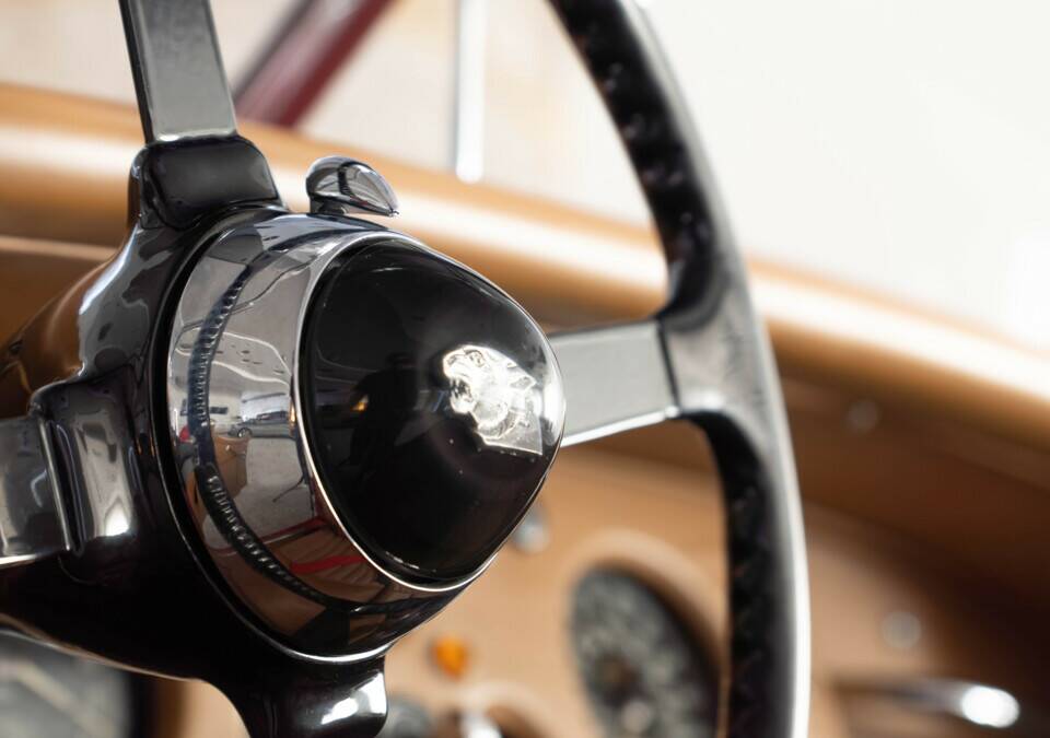 Image 22/30 of Jaguar XK 120 SE OTS (1953)