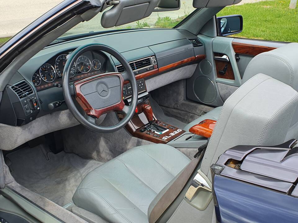 Image 33/43 of Mercedes-Benz SL 320 (1994)