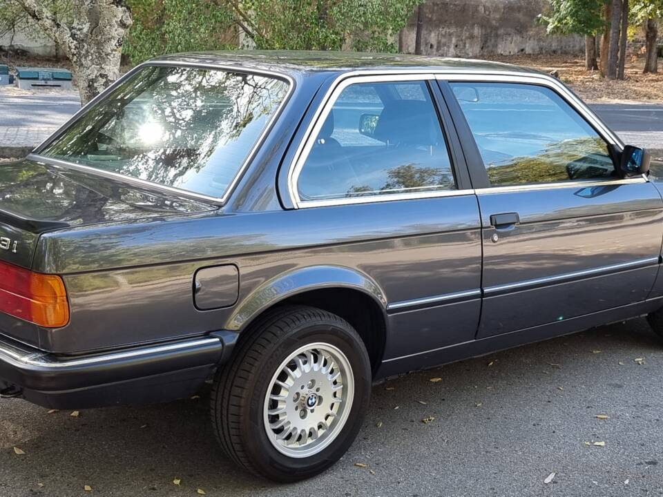 Image 4/100 of BMW 323i (1984)