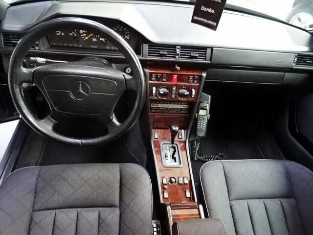 Imagen 8/21 de Mercedes-Benz E 280 T (1994)