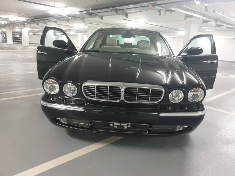 Bild 3/17 von Jaguar XJR Super V8 (2003)