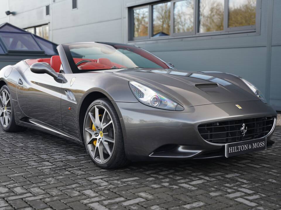Image 22/50 of Ferrari California (2009)