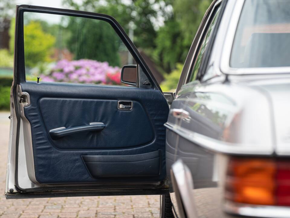 Bild 20/83 von Mercedes-Benz 300 D Turbodiesel (1983)
