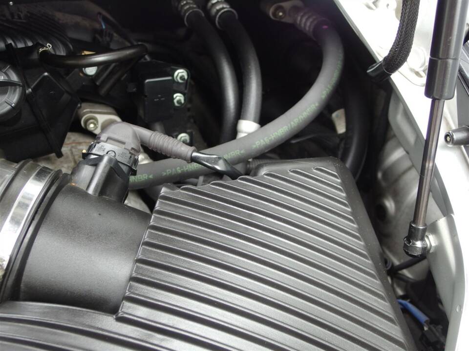 Bild 88/100 von Porsche 911 Carrera 4S (2002)