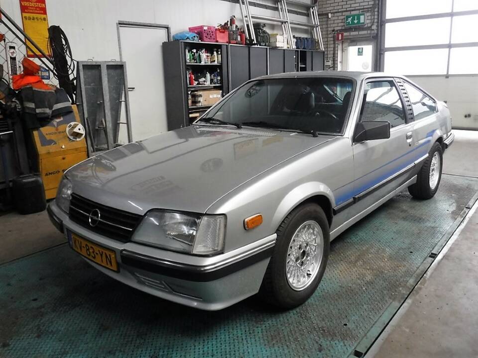 Image 2/43 of Opel Monza 2.5 E (1984)