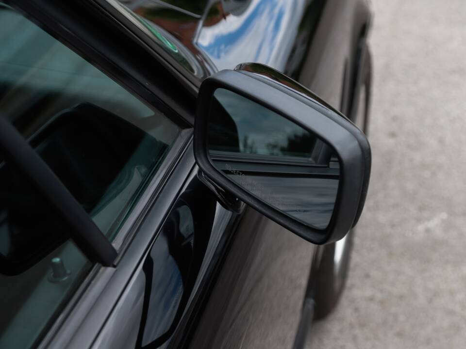 Image 20/108 de Porsche 911 Carrera 3.2 (1989)