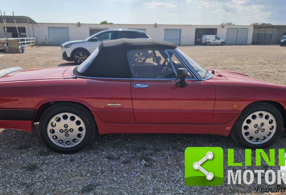 Immagine 6/10 di Alfa Romeo 2.0 Spider (1988)