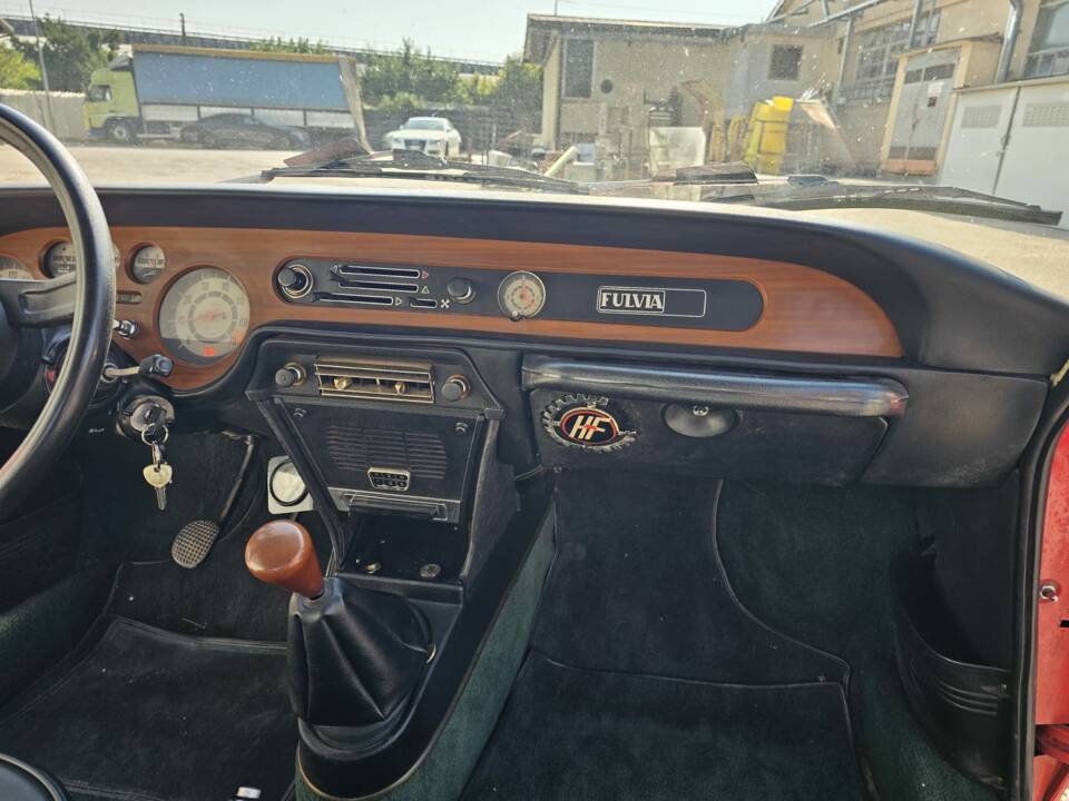 Image 29/56 of Lancia Fulvia 1.3 S (1975)