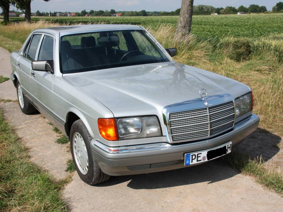 Bild 4/7 von Mercedes-Benz 260 SE (1989)