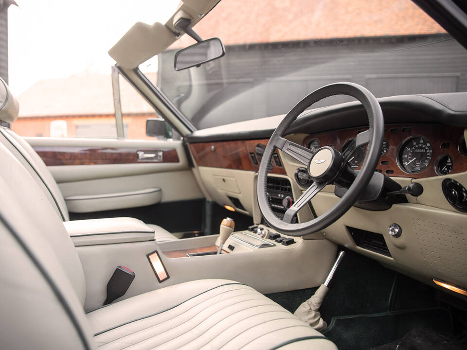 Image 35/45 of Aston Martin V8 Volante (1984)