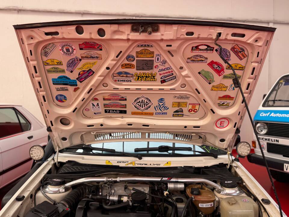 Bild 10/20 von Volkswagen Golf II 1.8 (1989)