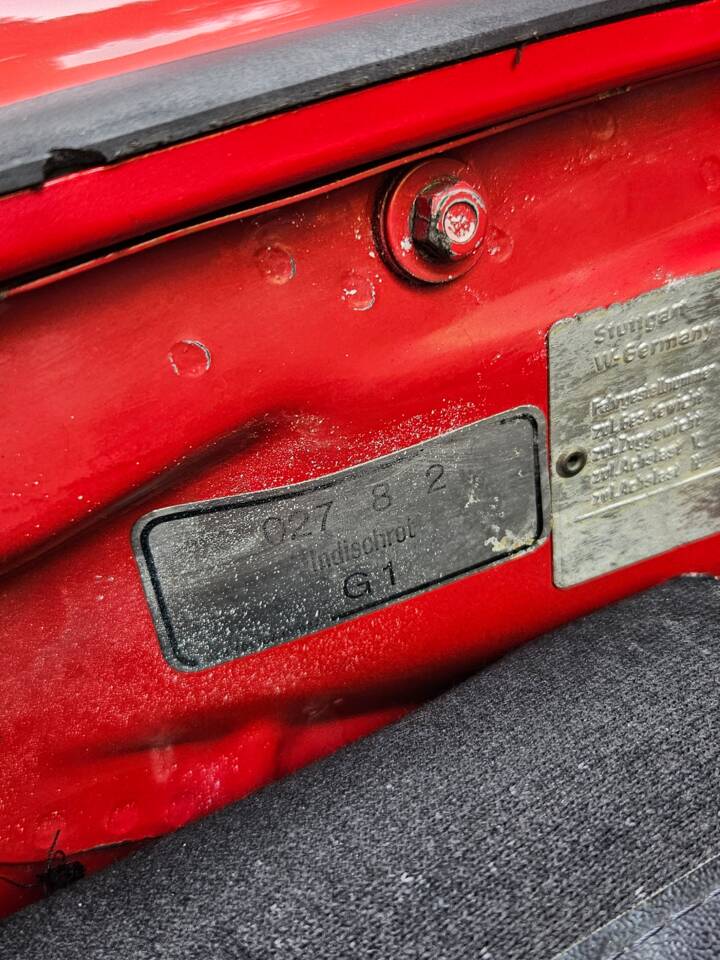 Immagine 30/37 di Porsche 911 Carrera 3.2 (1985)