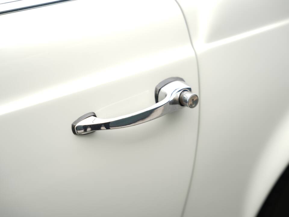 Image 39/50 de Mercedes-Benz 280 SL (1968)